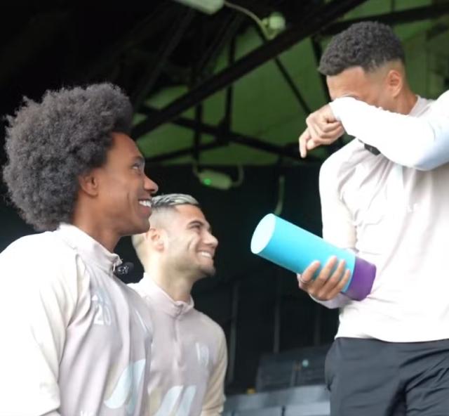 1712996269648026562.png 1712996269648026562.png