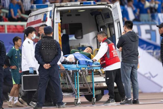国安官方:韩佳奇左膝关节受伤 斯帕吉奇、达万拉伤